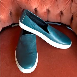 BRAND NEW HARRIS ANDREWS DECK SHOES 9